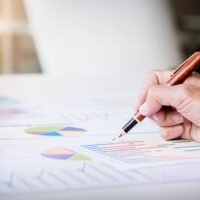 هل تخطط للاستثمار في صناعة الكرتون وإعادة تدوير مخلفات الورق؟ احصل على دراسة جدوى مشروع إنتاج الكرتون من مخلفات الورق لتحليل السوق، وتحديد الطاقة الإنتاجية المناسبة، والاستثمار، والتكاليف، والإيرادات، ونقطة التعادل والعائد المتوقع قبل بدء التنفيذ.